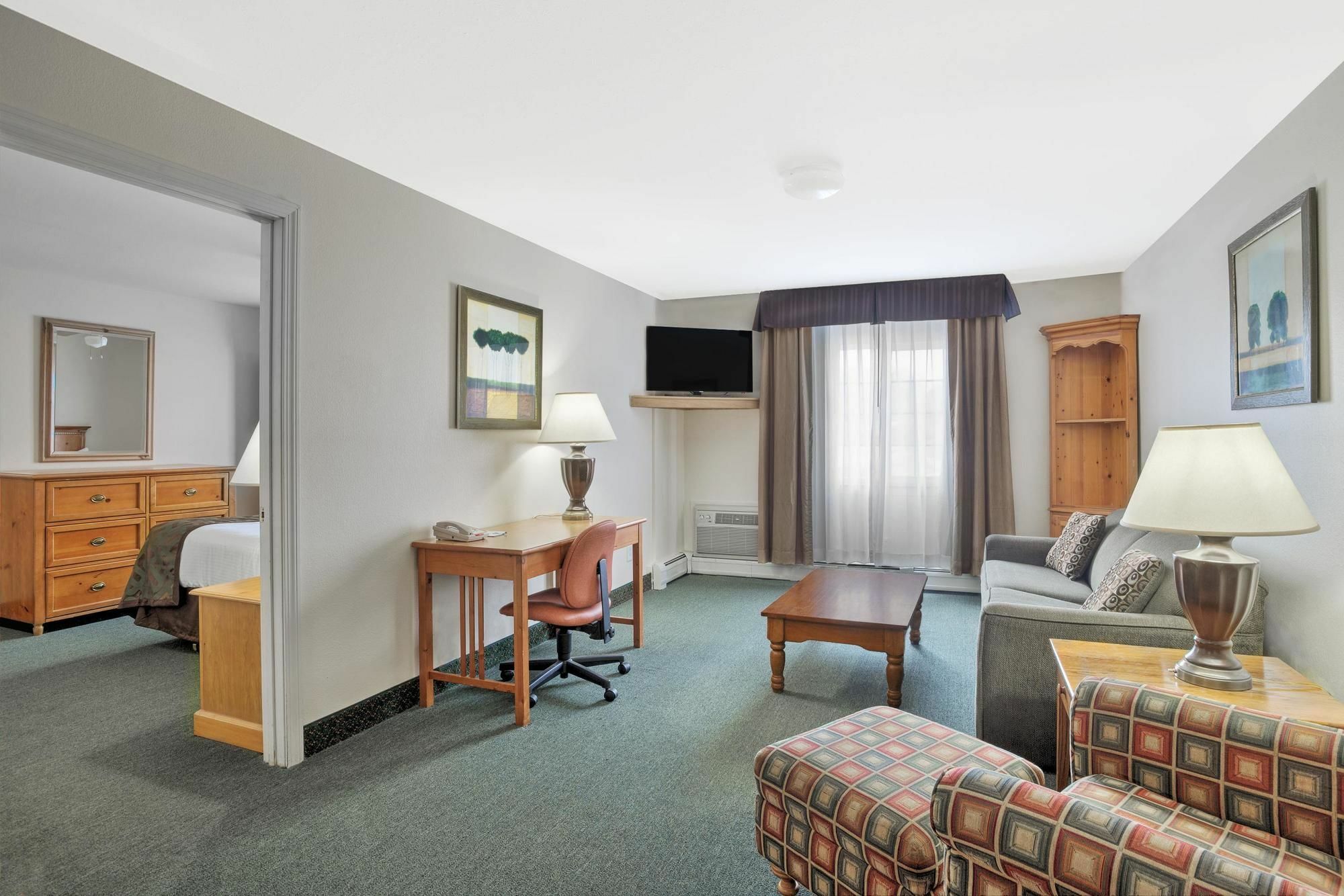 Baymont By Wyndham Essex Burlington Area Exterior foto