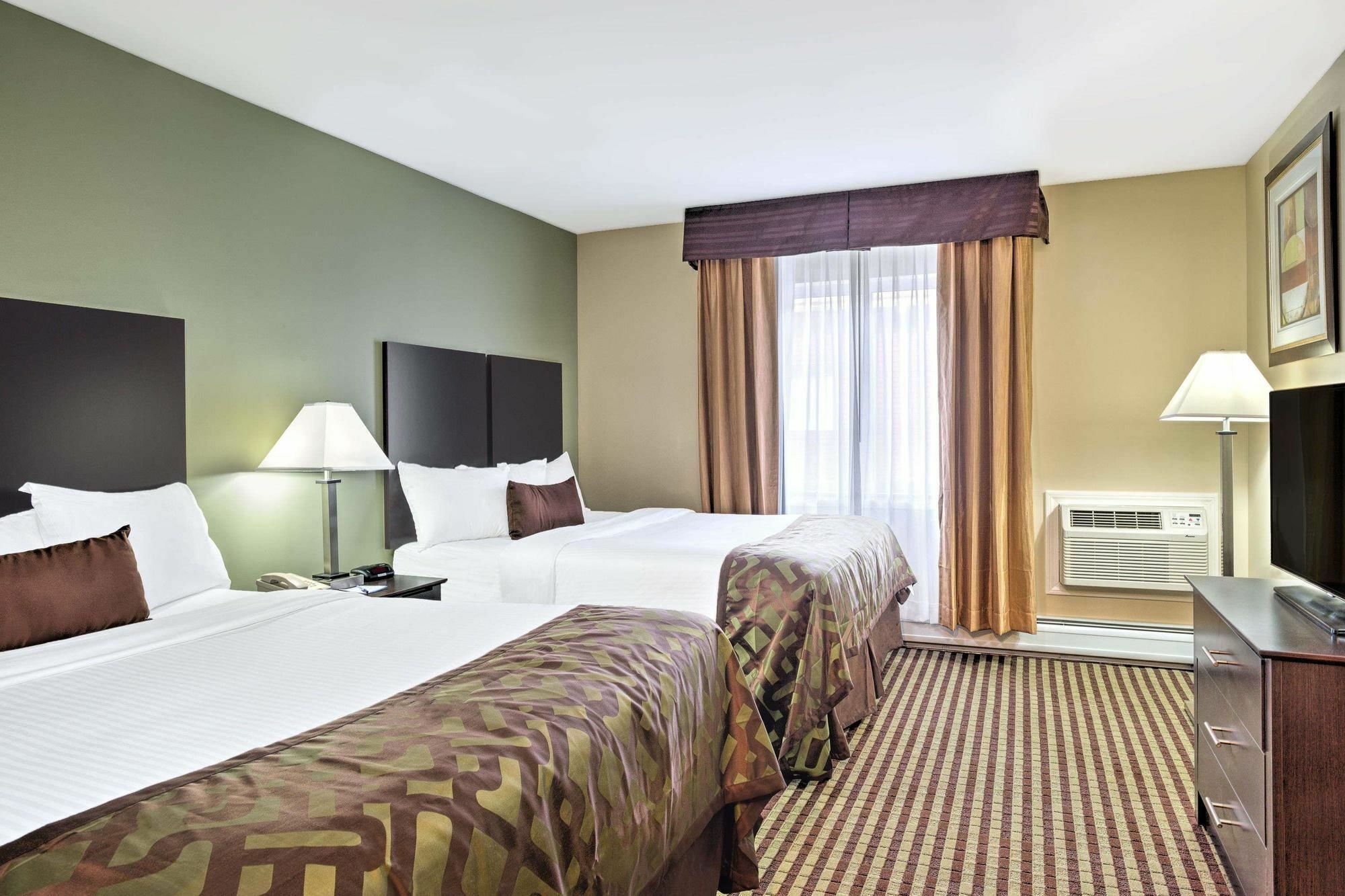 Baymont By Wyndham Essex Burlington Area Exterior foto