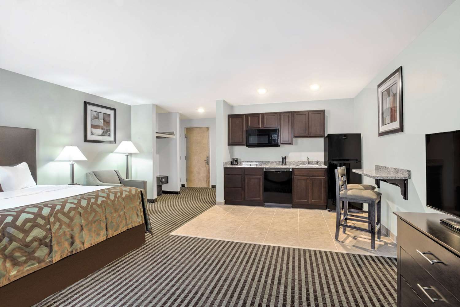 Baymont By Wyndham Essex Burlington Area Exterior foto